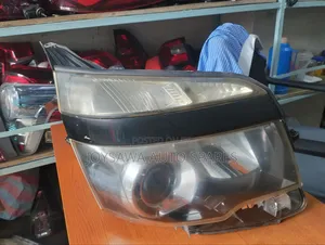 Toyota Voxy 2012 Xenon Headlight