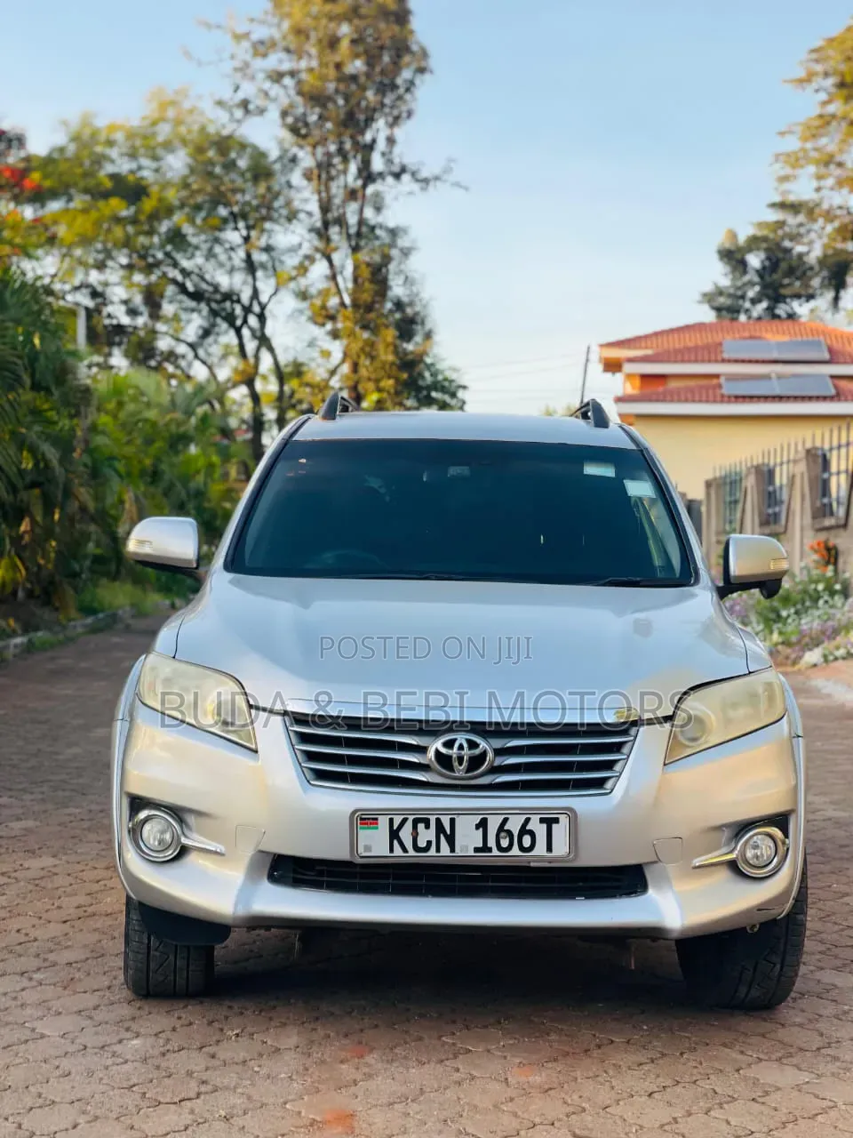 Toyota Vanguard 2010 Silver