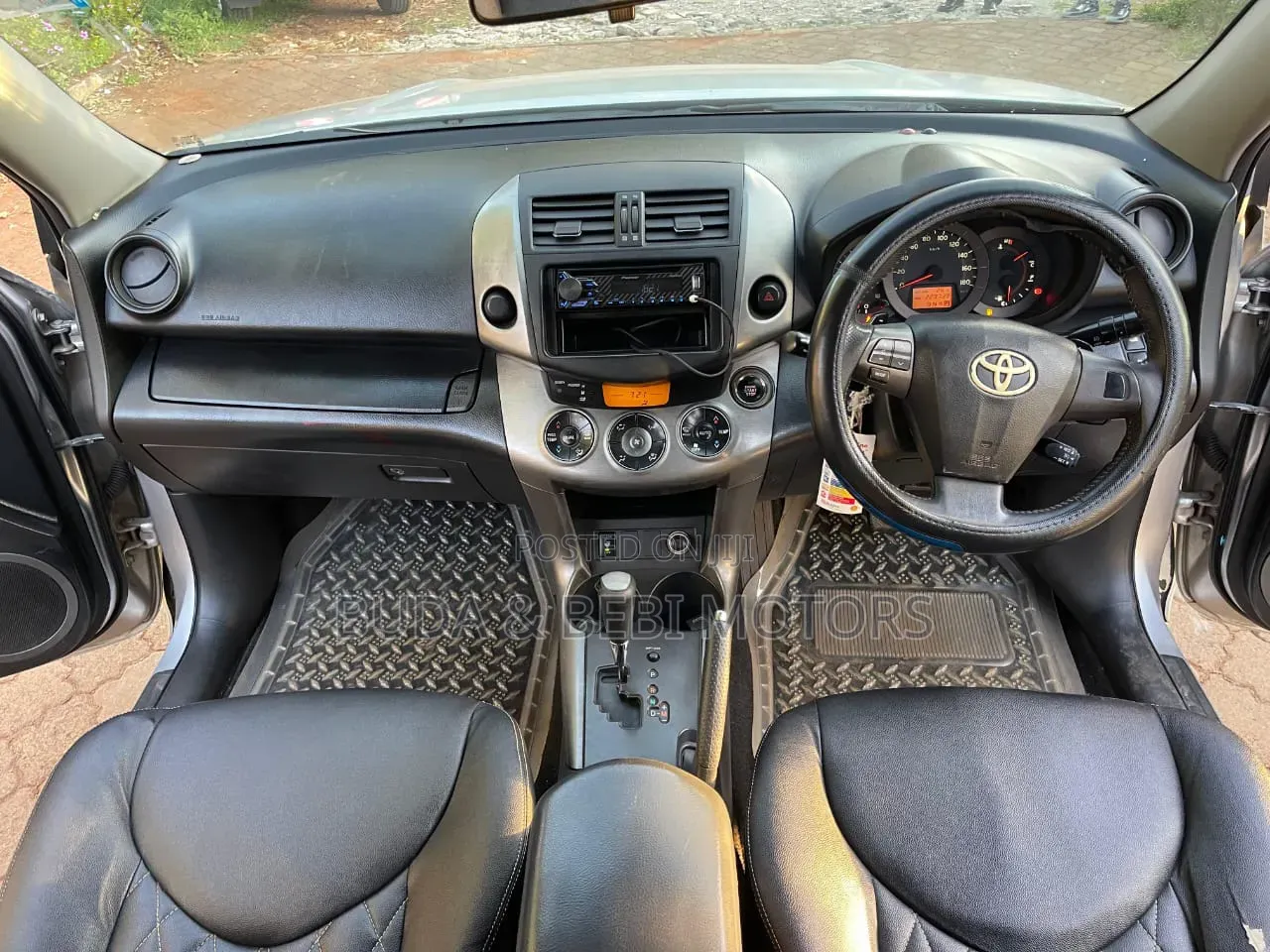 Toyota Vanguard 2010 Silver