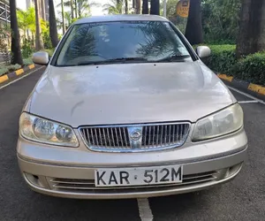 Nissan Sunny 2004 Gold