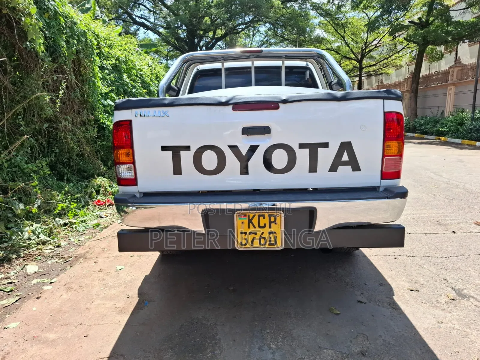 Toyota Hilux 2.5 D-4D 4X4 SRX 2011 Off white