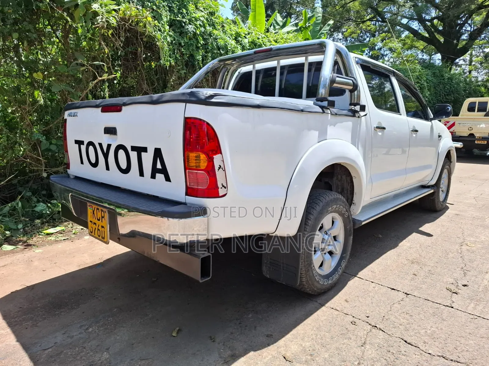 Toyota Hilux 2.5 D-4D 4X4 SRX 2011 Off white