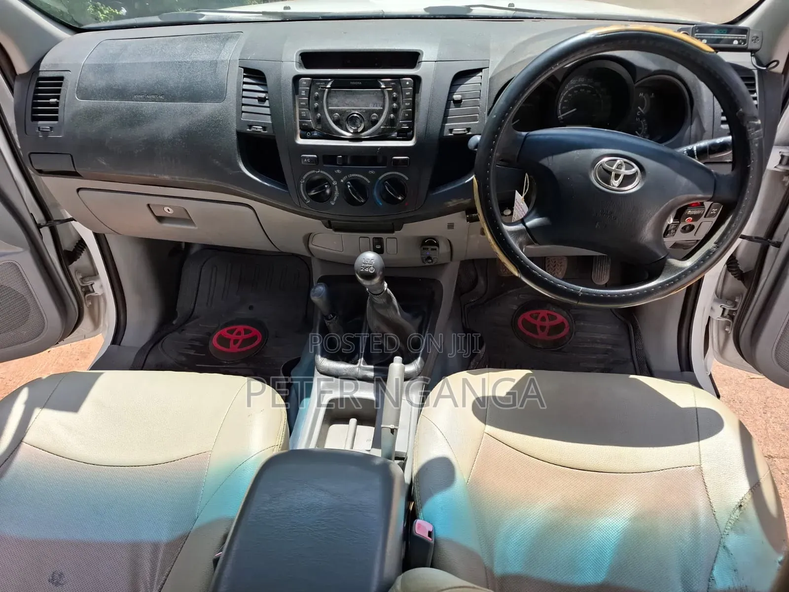 Toyota Hilux 2.5 D-4D 4X4 SRX 2011 Off white