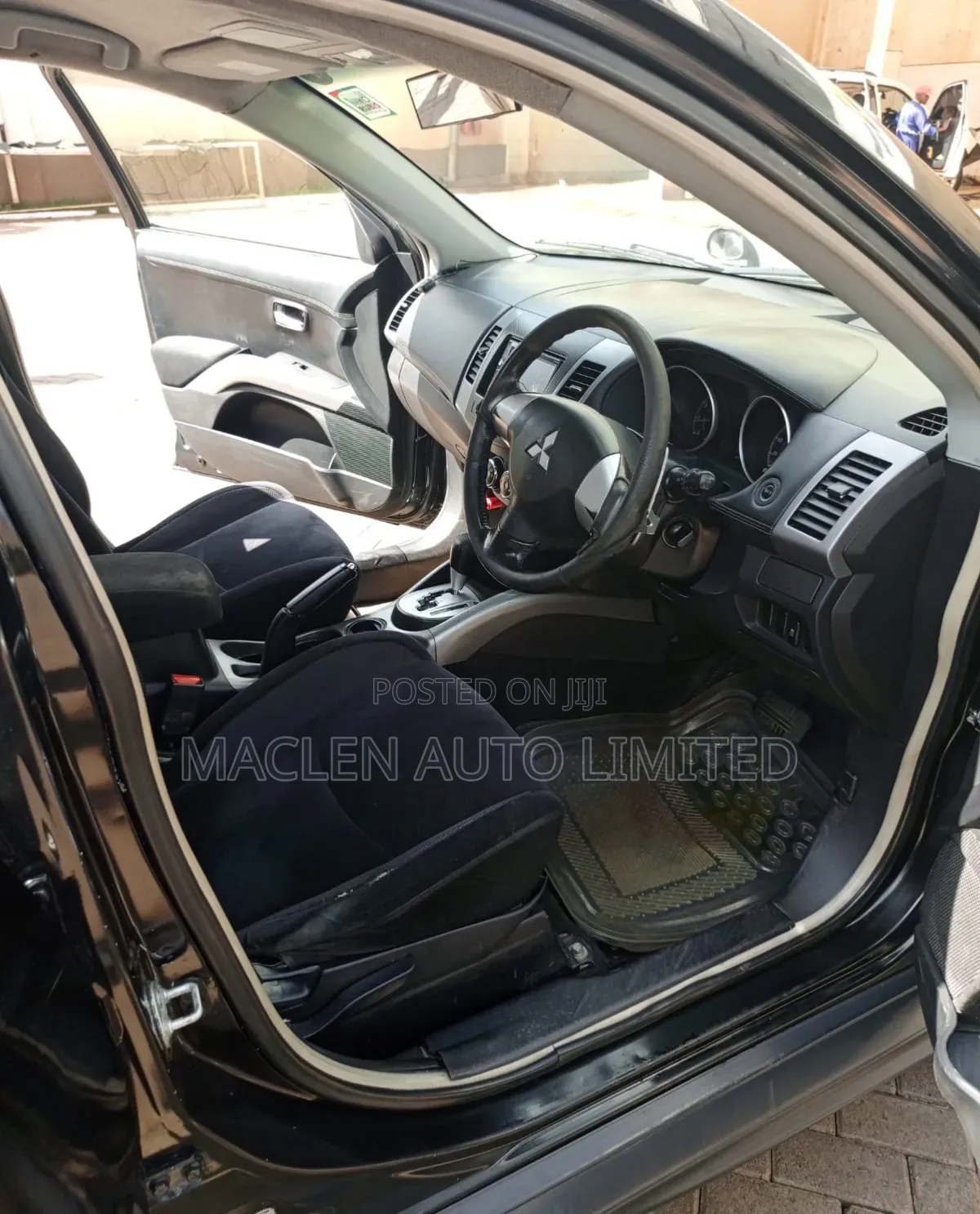 Mitsubishi Outlander 2010 Black
