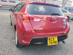 Toyota Auris 2013 Red