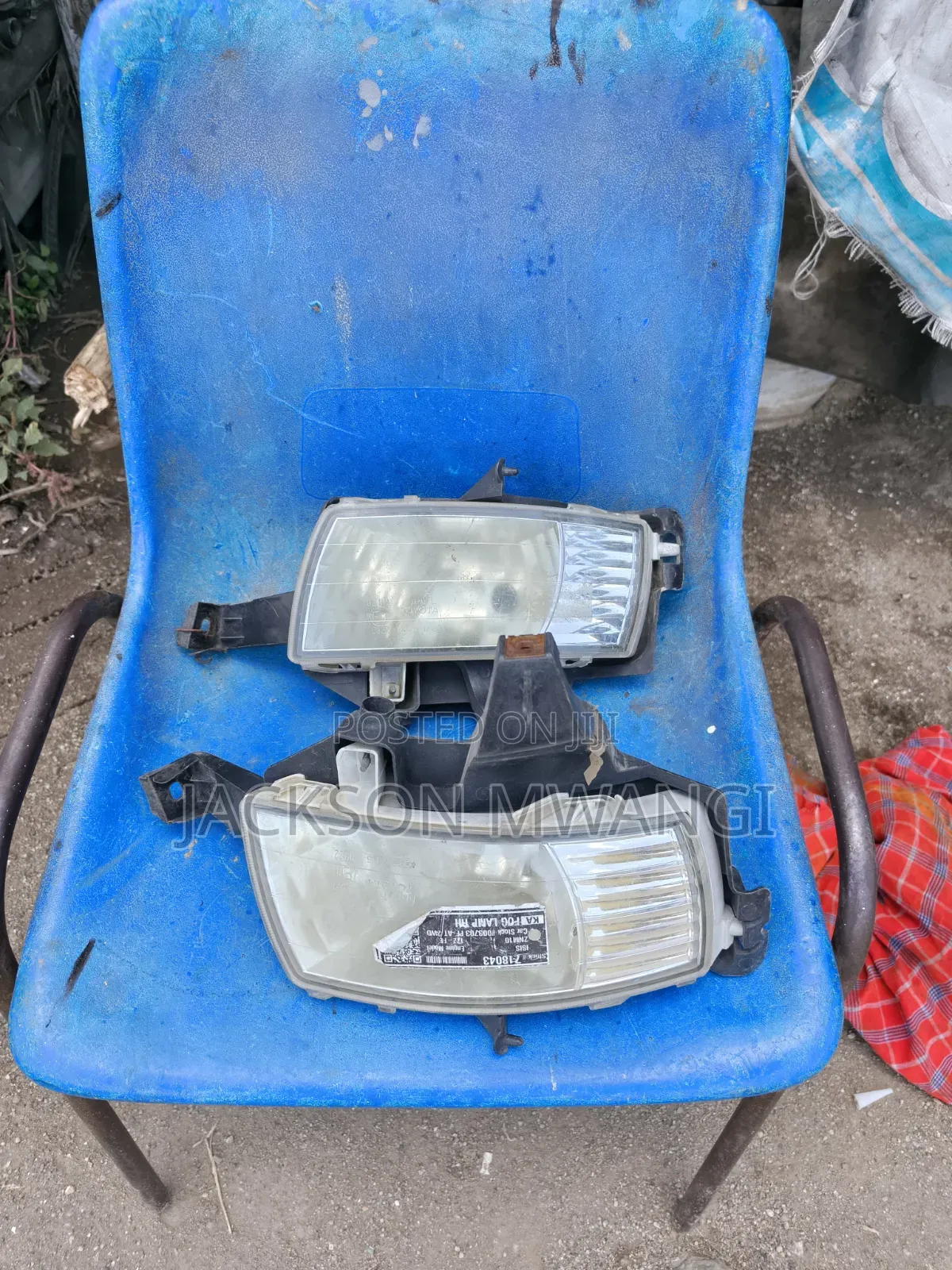 Voxy, Isis Fog Lights
