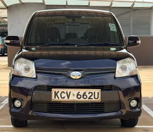 Toyota Sienta 2012 Purple