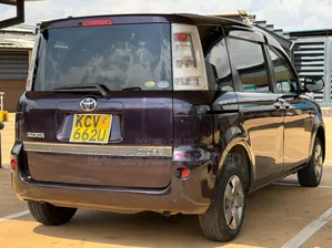 Toyota Sienta 2012 Purple