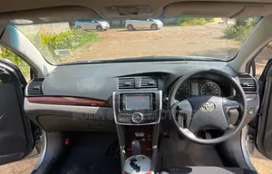 Toyota Premio 2011 Silver