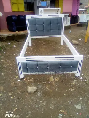 White Moket Bed