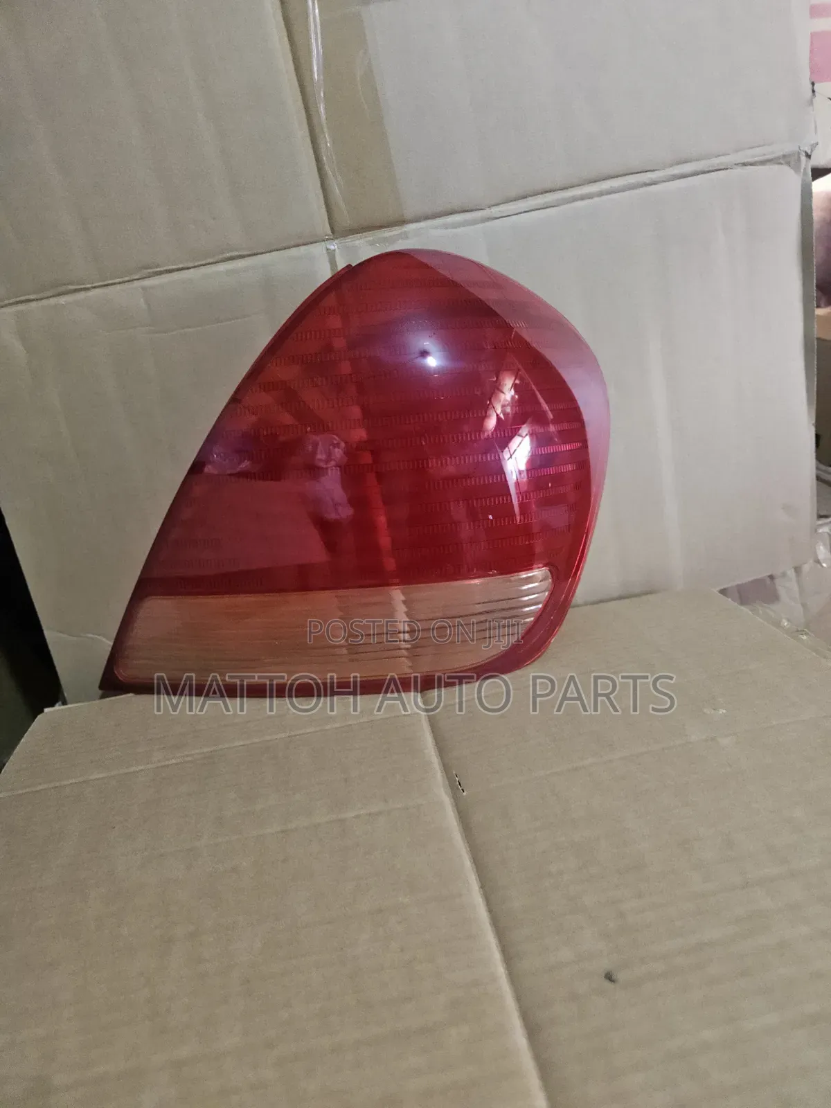 Tailight Nissan Sunny N16