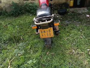 Honda CB 2022 Red