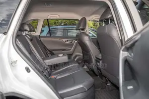 Toyota RAV4 2019 White