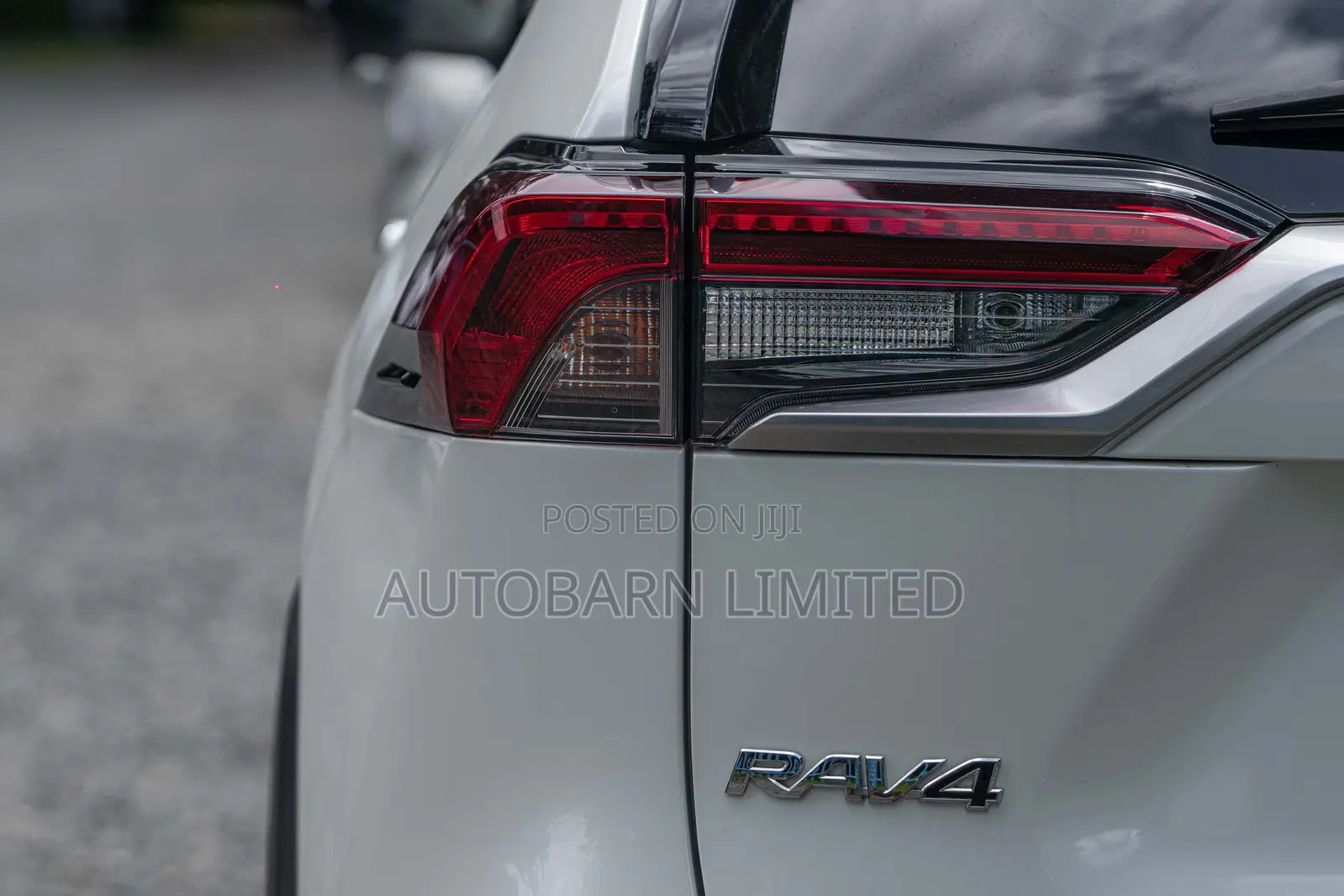Toyota RAV4 2019 White