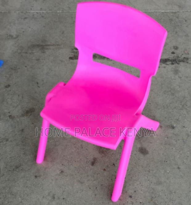 Kiddy Chair: Colourful Stackable Plastic Kids Chair