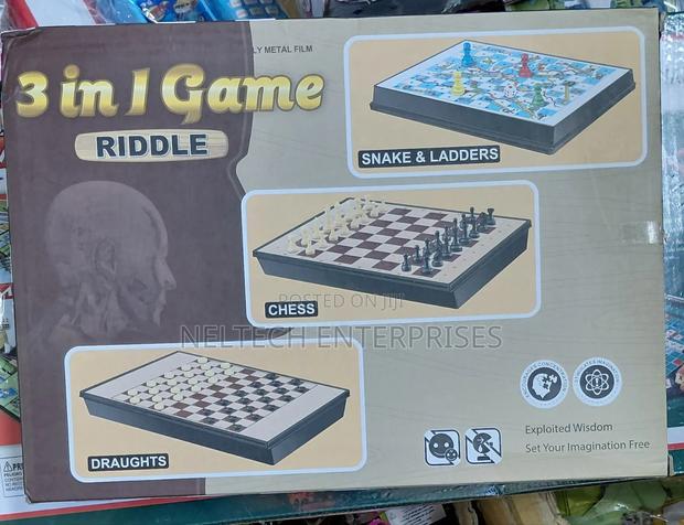 3 in 1 Game Snakes and Ladders, Chess and Draughts. - thumbnail 2