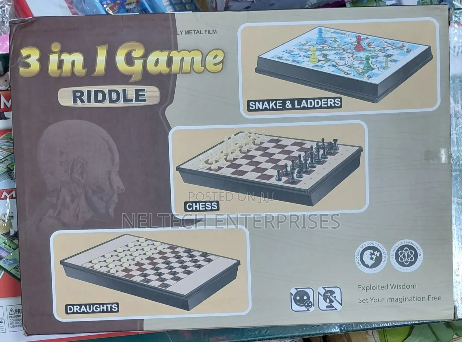 3 in 1 Game Snakes and Ladders, Chess and Draughts.