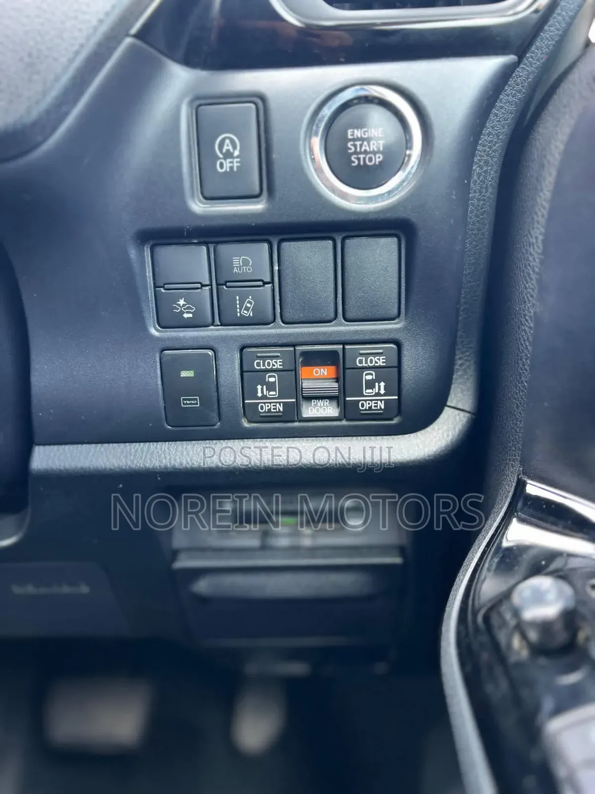 Toyota Noah 2.0 AWD (7 Seater) 2019 White