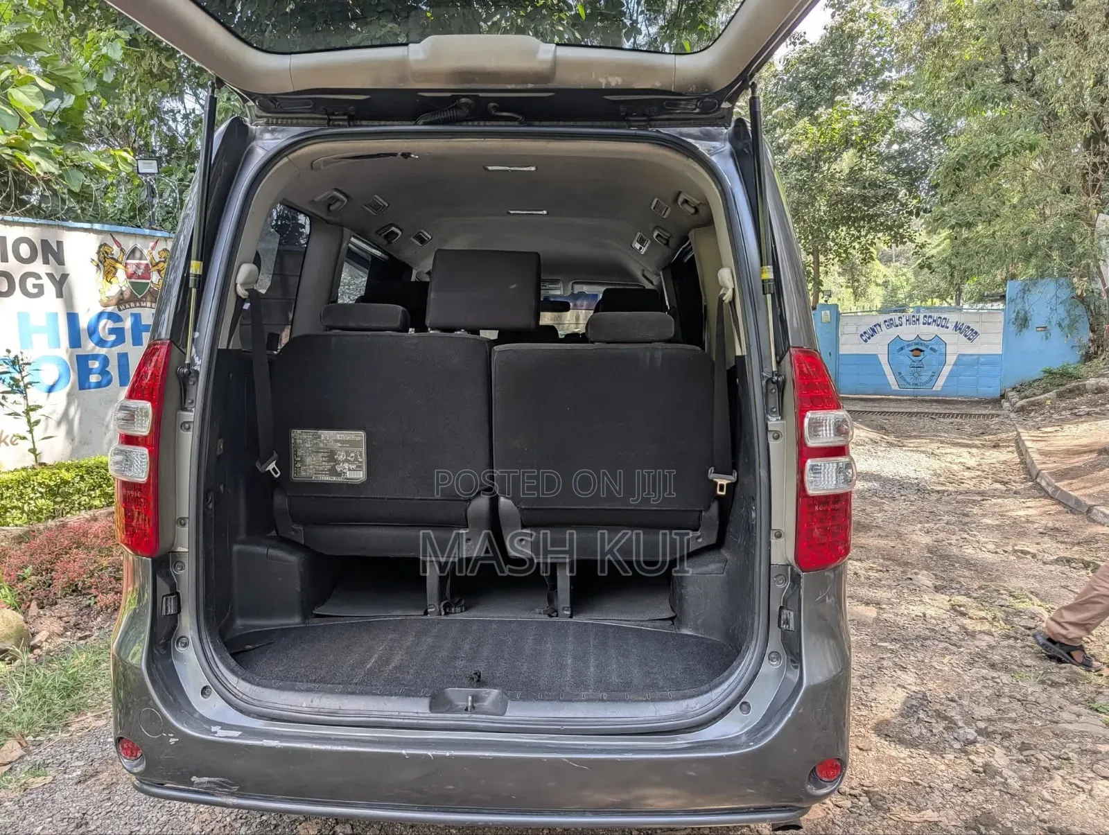 Toyota Noah 2011 Gray