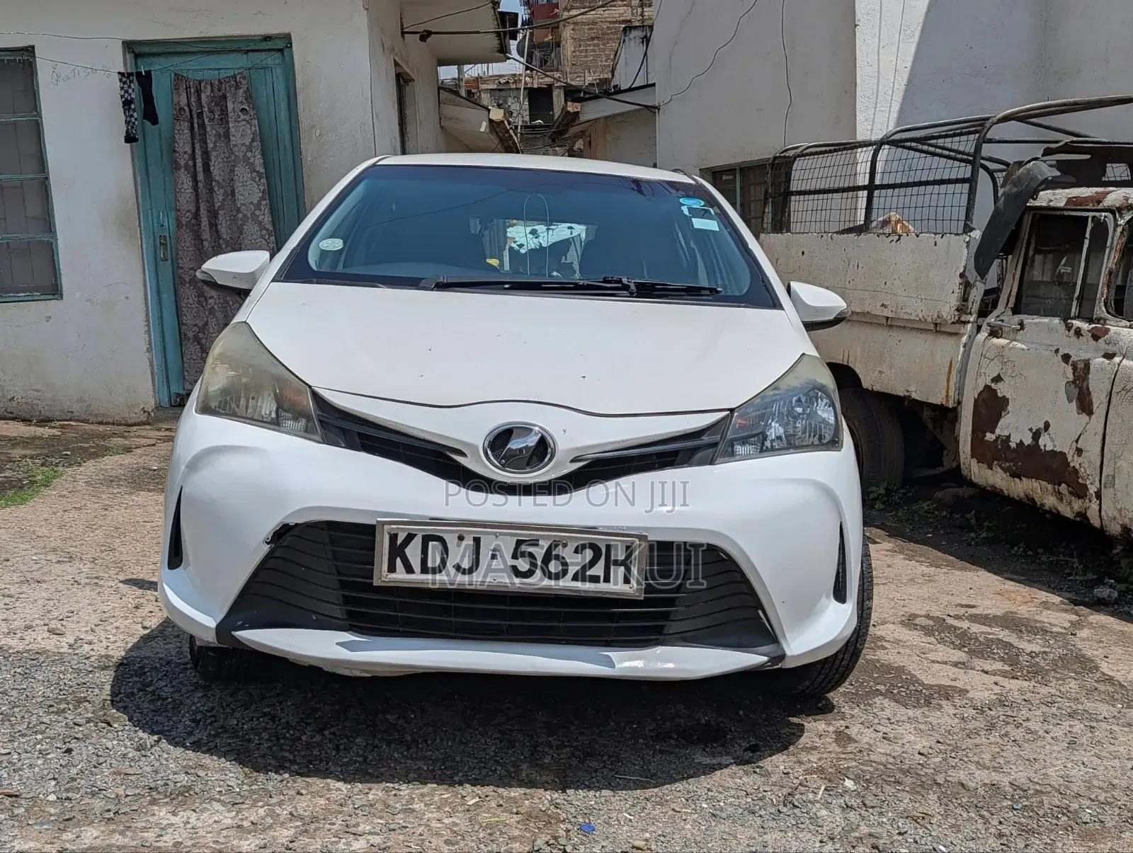 Toyota Vitz 2015 White