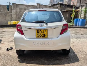 Toyota Vitz 2015 White