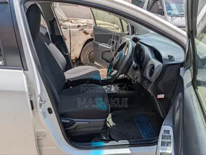 Toyota Vitz 2015 White