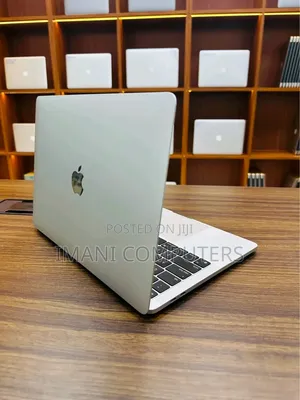 Laptop Apple MacBook Pro 2020 32GB Intel Core i7 SSD 512GB