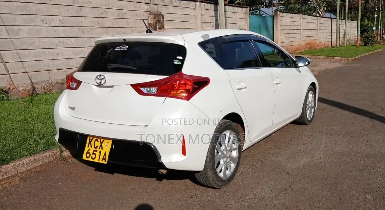 Toyota Auris 2014 White