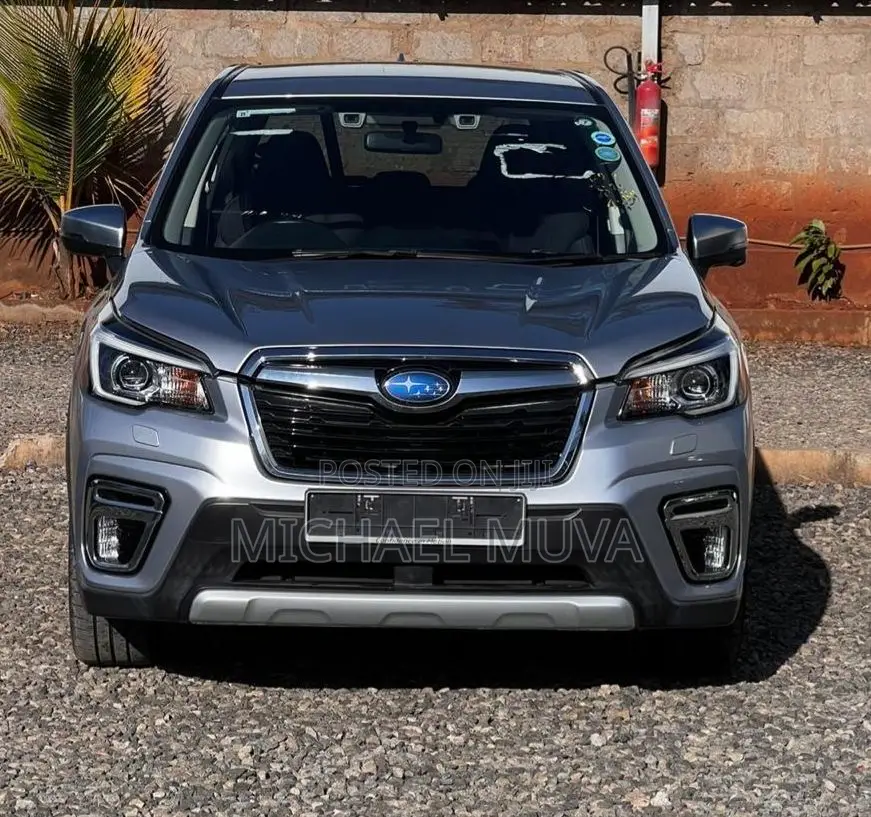 Subaru Forester Premium AWD 2019 Silver