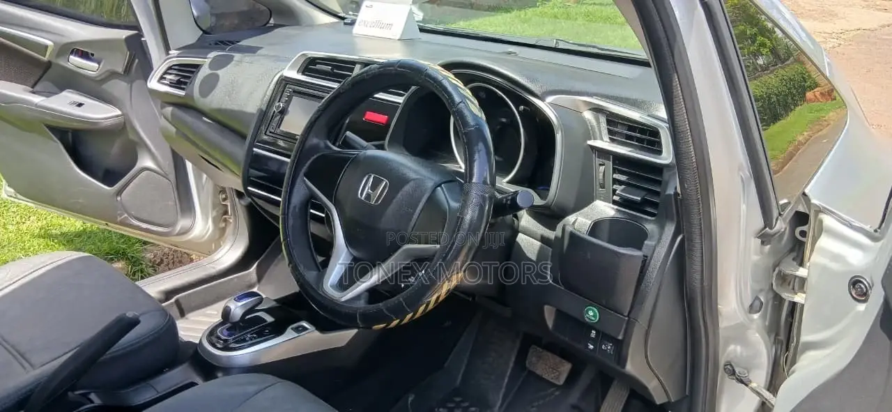 Honda Fit 2015 Silver