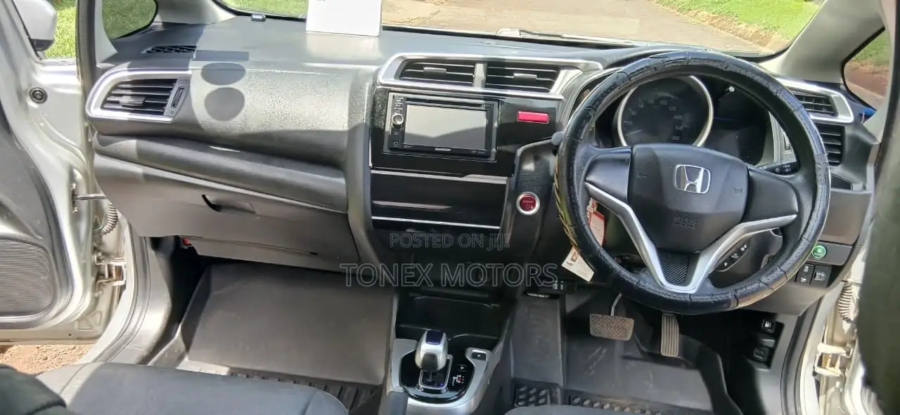 Honda Fit 2015 Silver