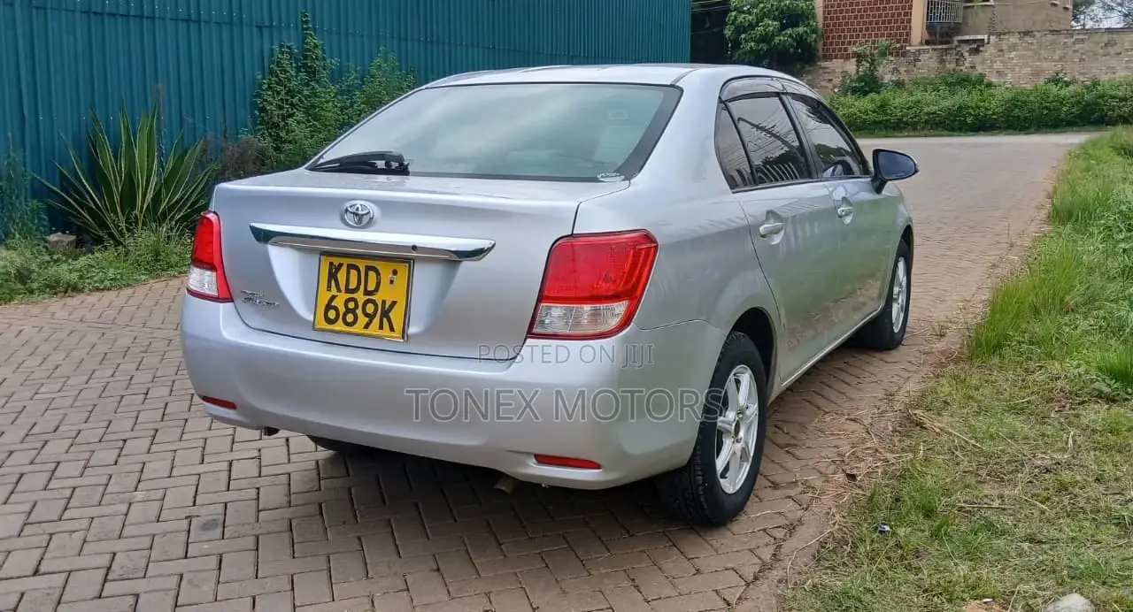 Toyota Axio 2014 Silver