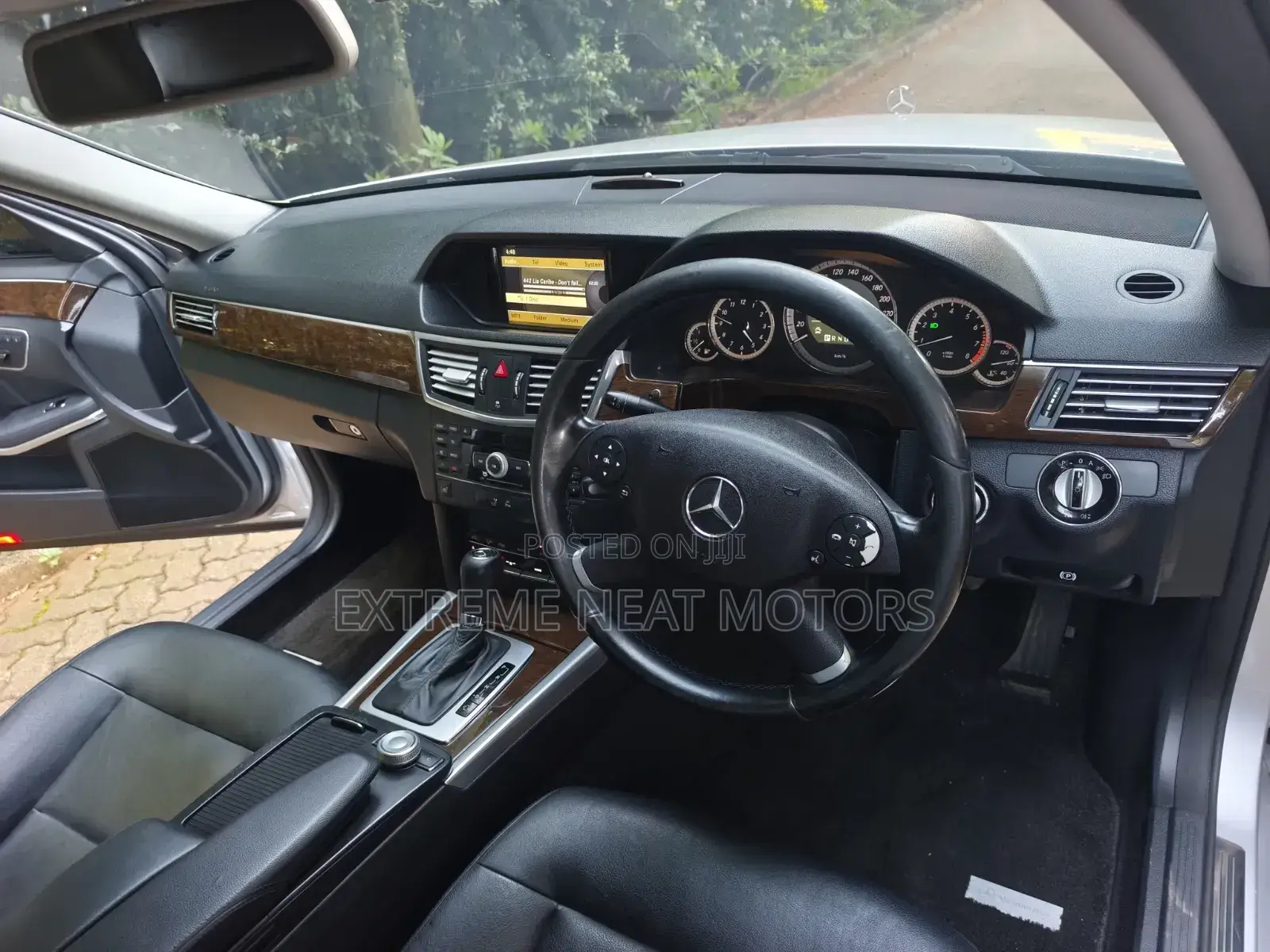 Mercedes-Benz E250 2009 Silver