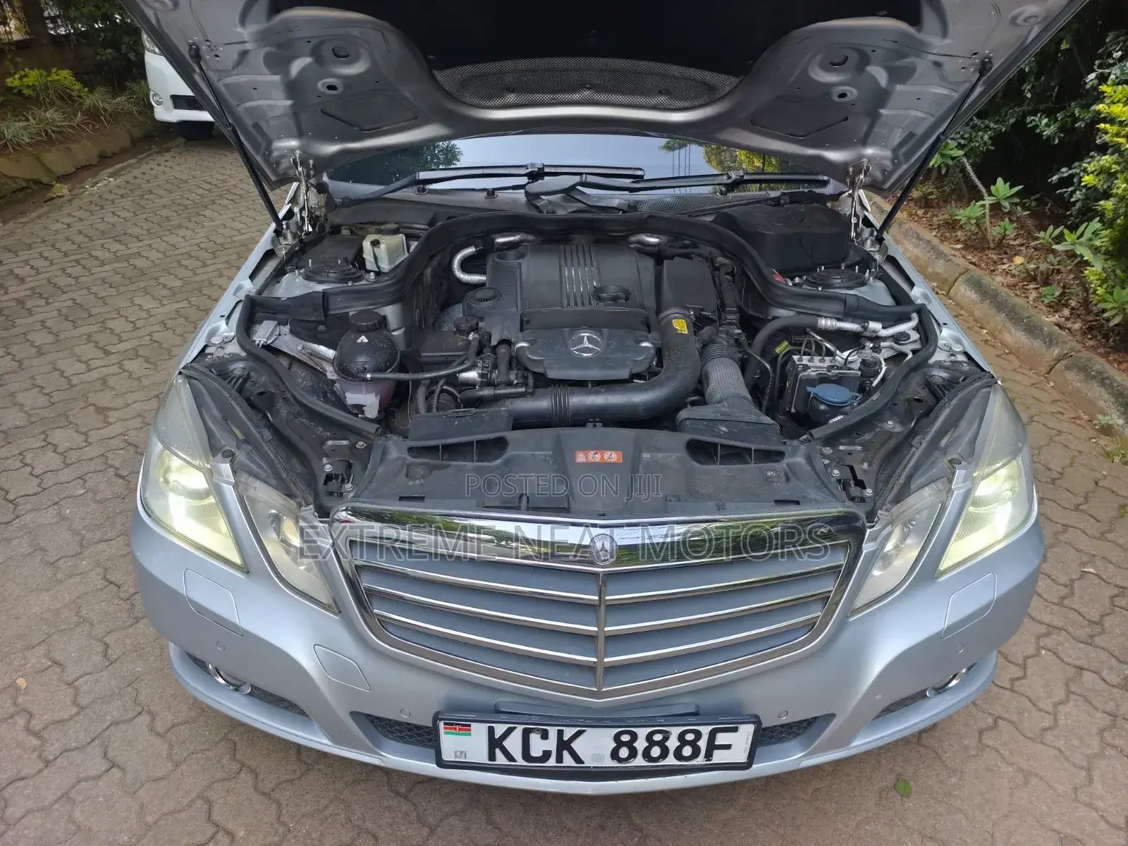 Mercedes-Benz E250 2009 Silver