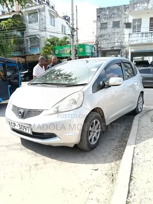 Honda Fit Automatic 2012 Silver