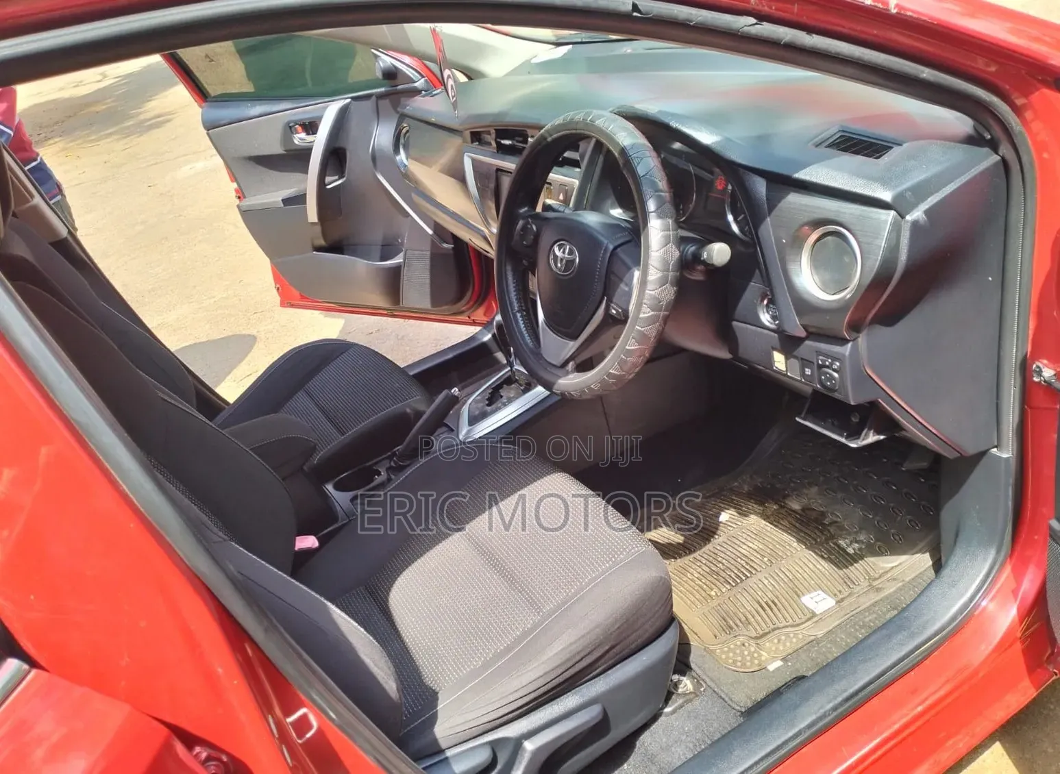 Toyota Auris 2013 Red