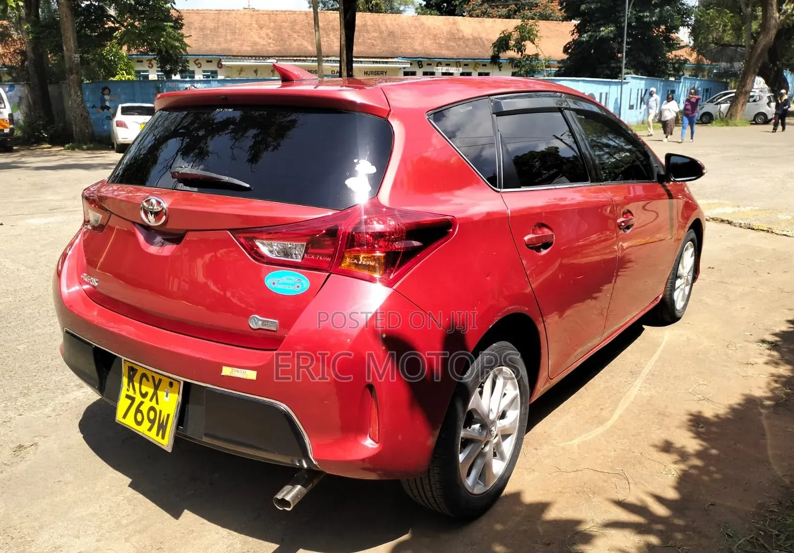 Toyota Auris 2013 Red