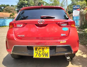 Toyota Auris 2013 Red