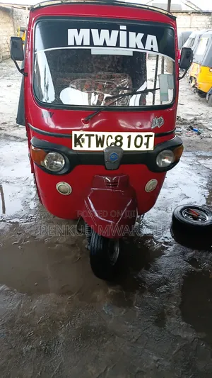New Piaggio 2022 Red