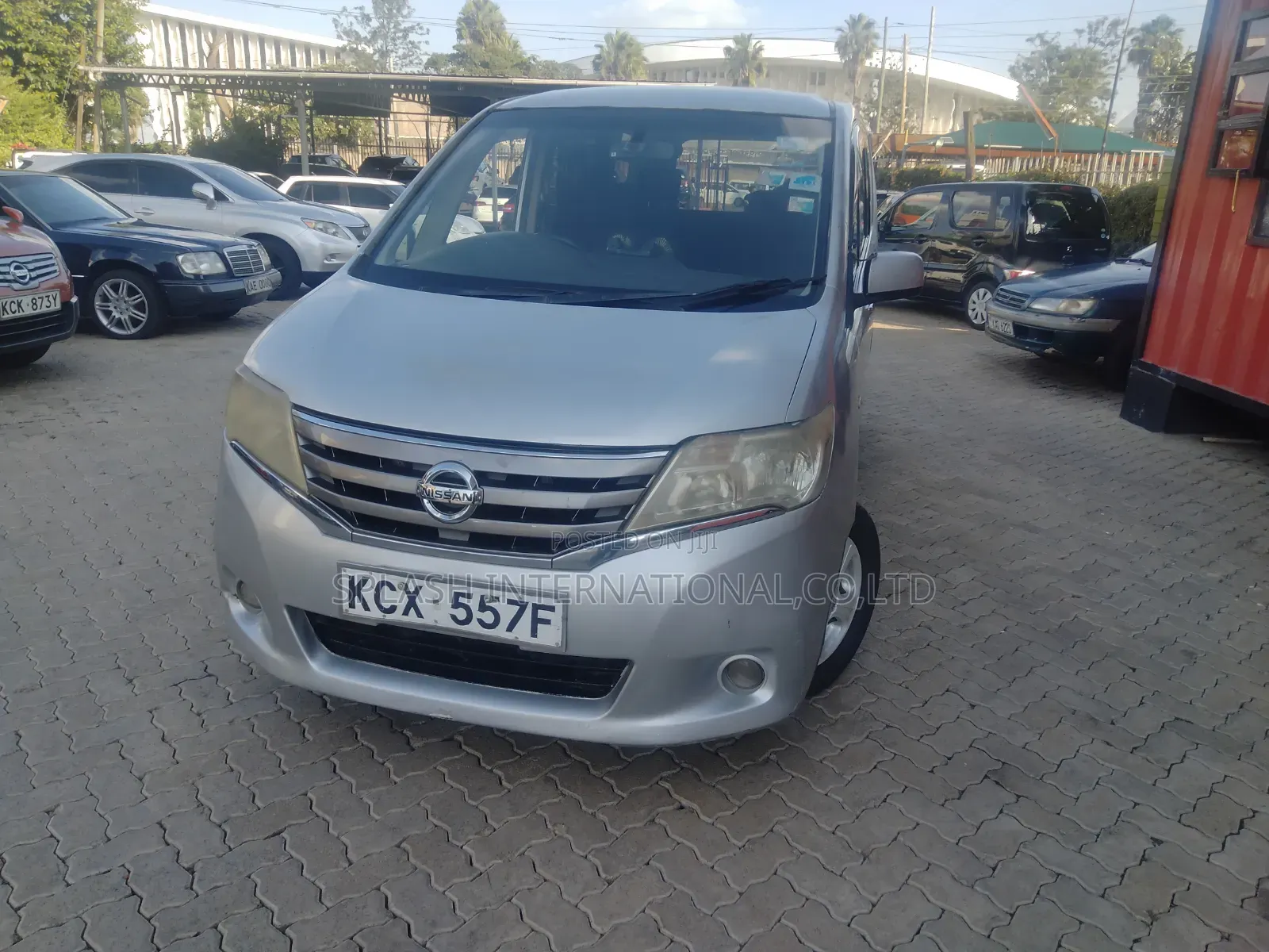 Nissan Serena 2012 Silver