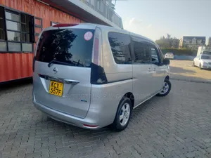 Nissan Serena 2012 Silver