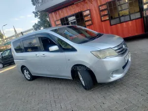 Nissan Serena 2012 Silver