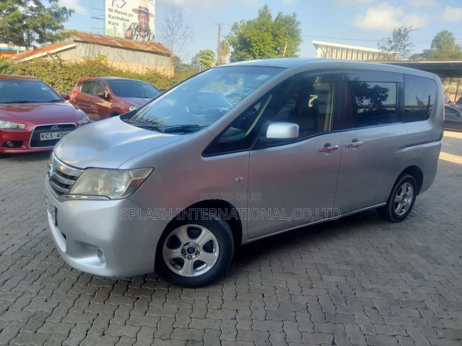 Nissan Serena 2012 Silver