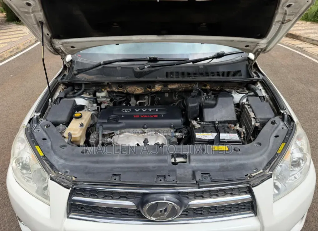 Toyota RAV4 2012 White