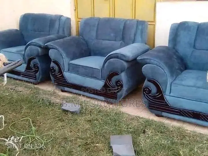 Blue Kangaroo Seat
