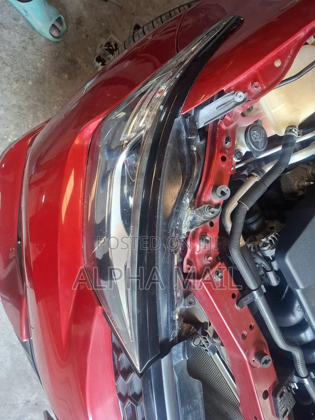 Toyota Auris Headlight Double Xenon - thumbnail 3