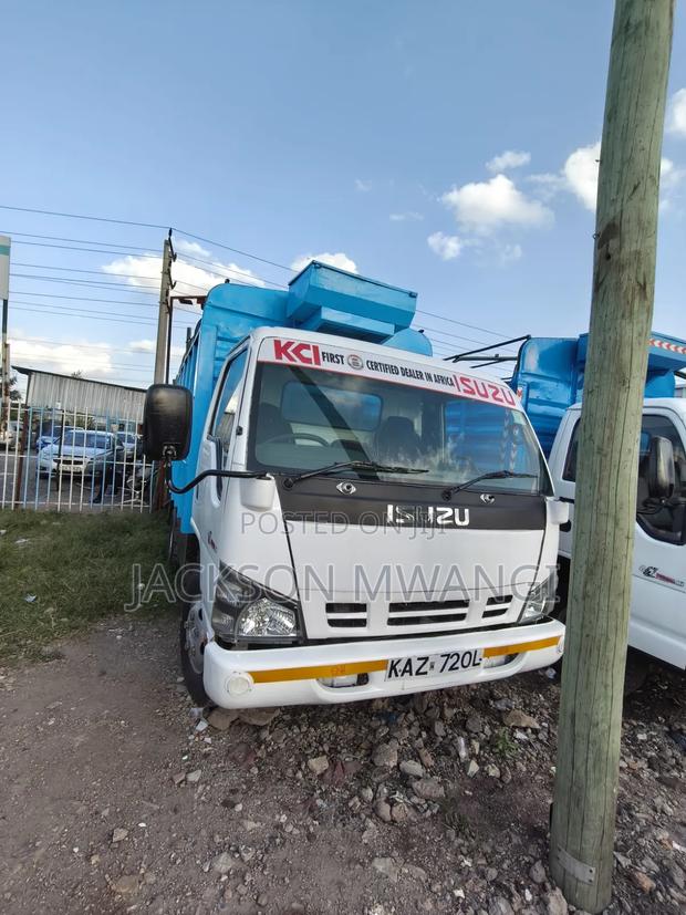 Isuzu Elf NKR