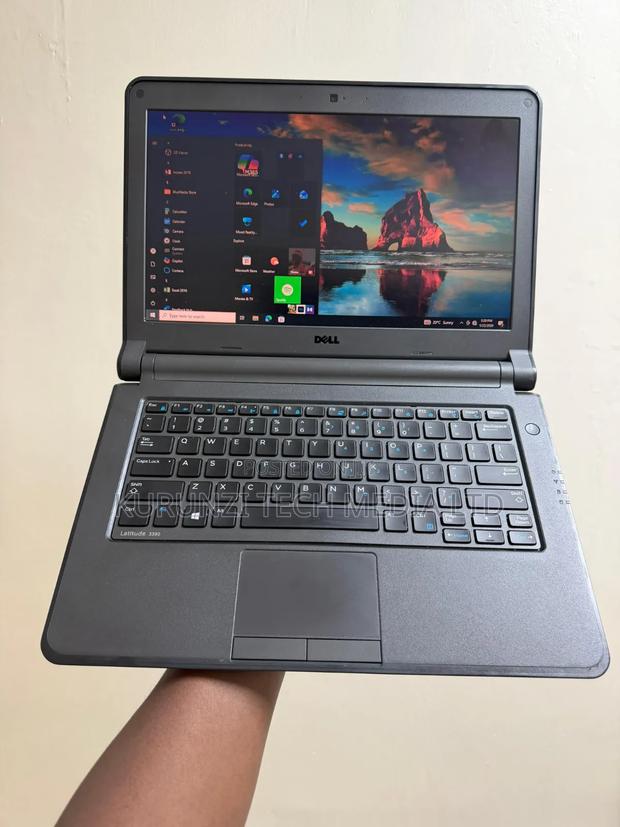 Laptop Dell Latitude 3350 4GB Intel Core i5 SSD 128GB