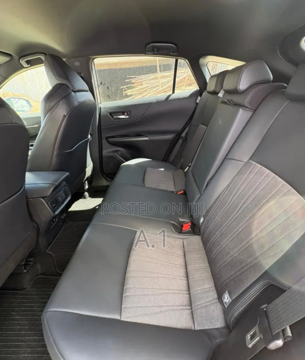 Toyota Harrier Hybrid S 2020 Blue