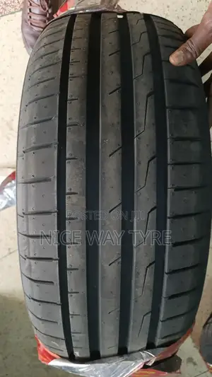 225/55r17 Roadx